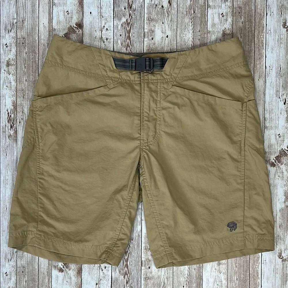 Mountain Hardware Women's Belted Cargo Shorts sz 4 Tan Nylon Hiking Outdoor 8” - Picture 1 of 16